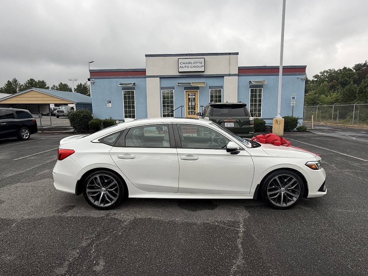 Used 2023 Honda Civic Touring image 6