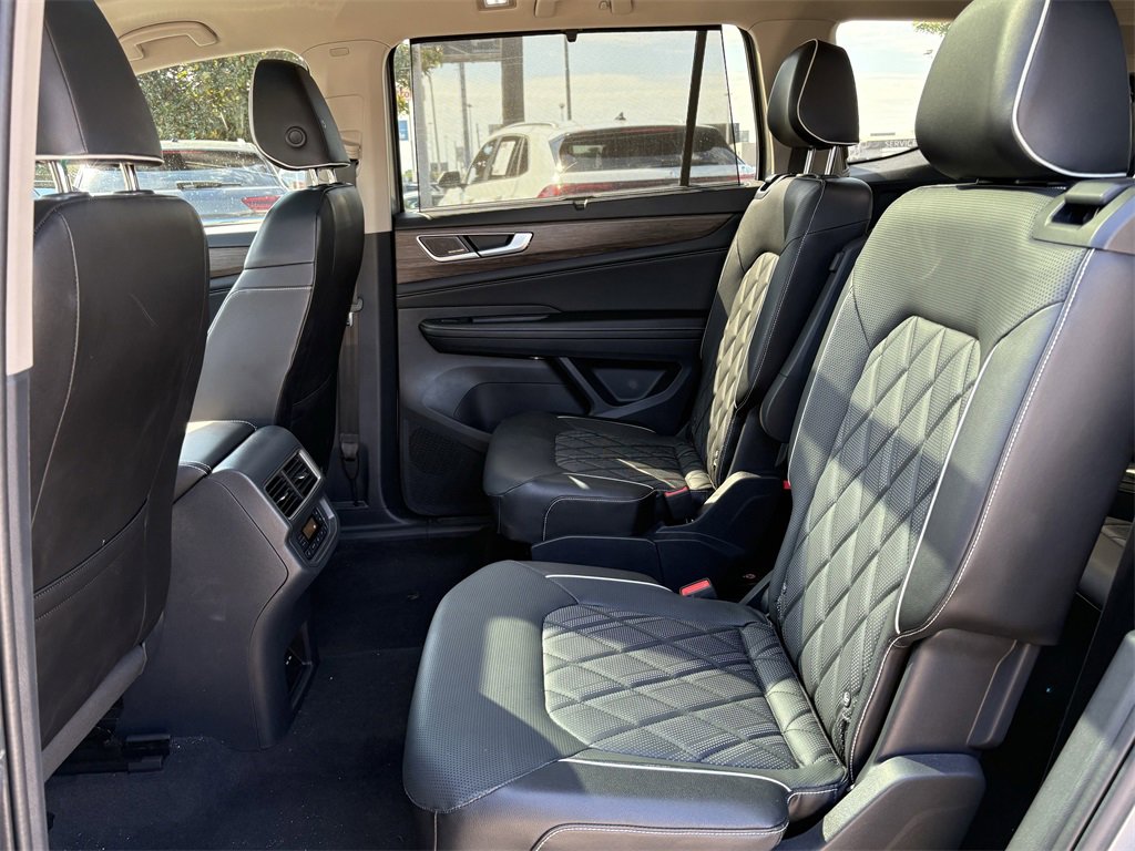Used 2024 Volkswagen Atlas SEL Premium R-Line image 25