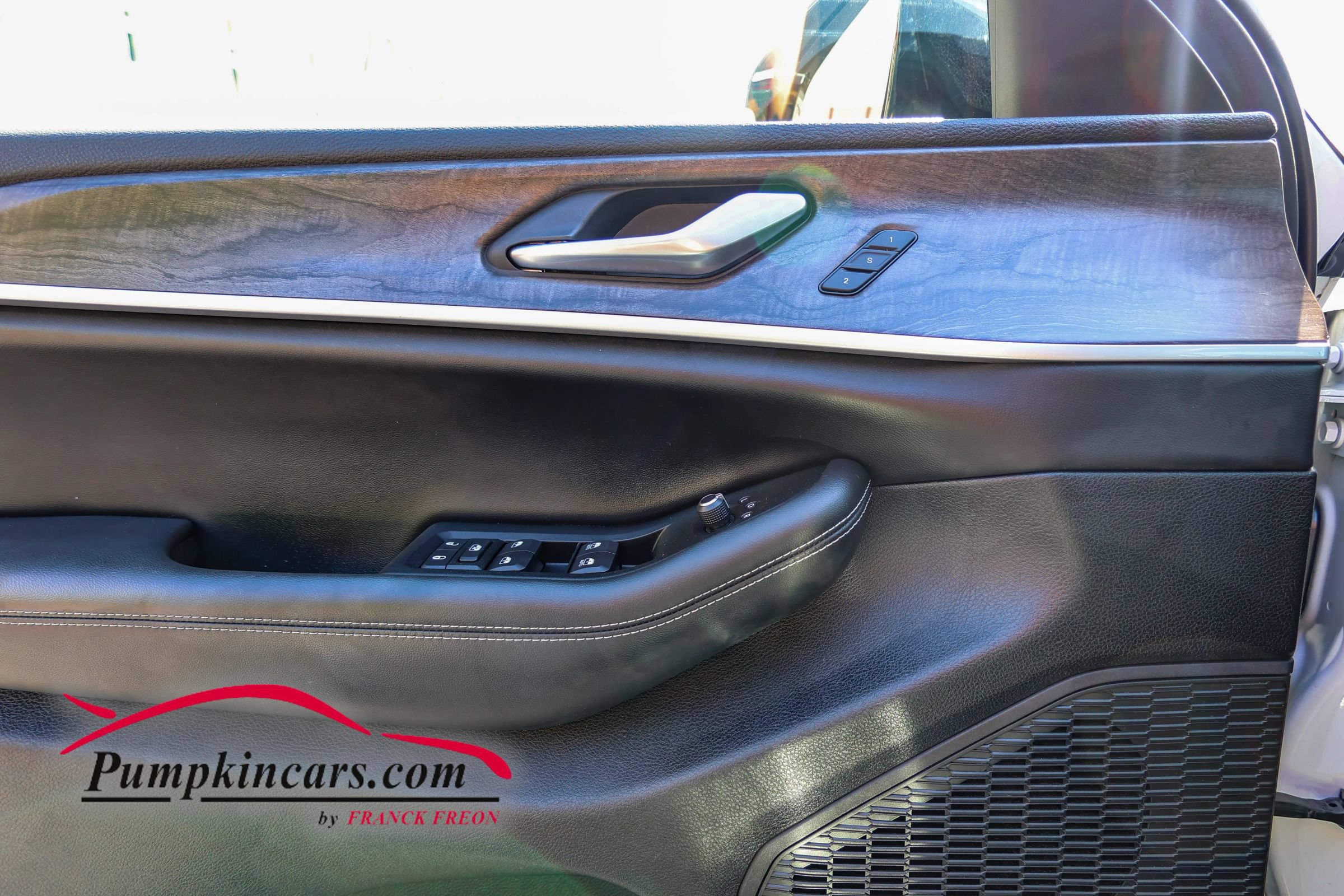 Used 2023 Jeep Grand Cherokee L Limited AWD/4WD image 17