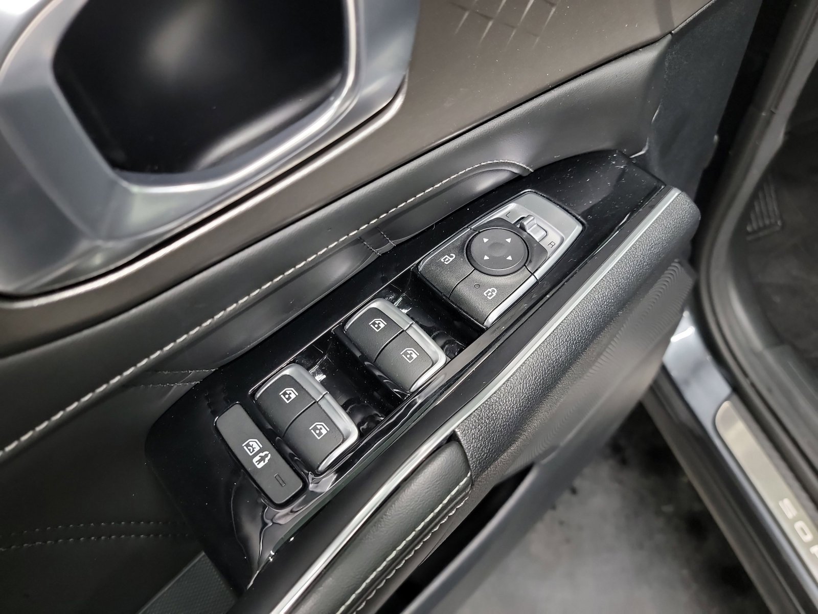 Used 2021 Kia Sorento SX image 14