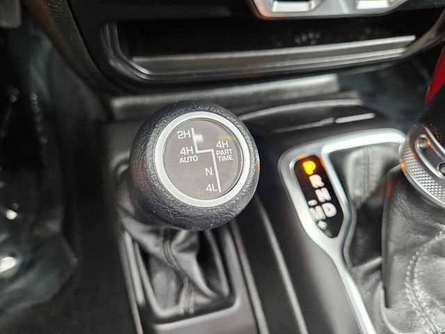 Used 2024 Jeep Wrangler Unlimited Sahara AWD/4WD image 34