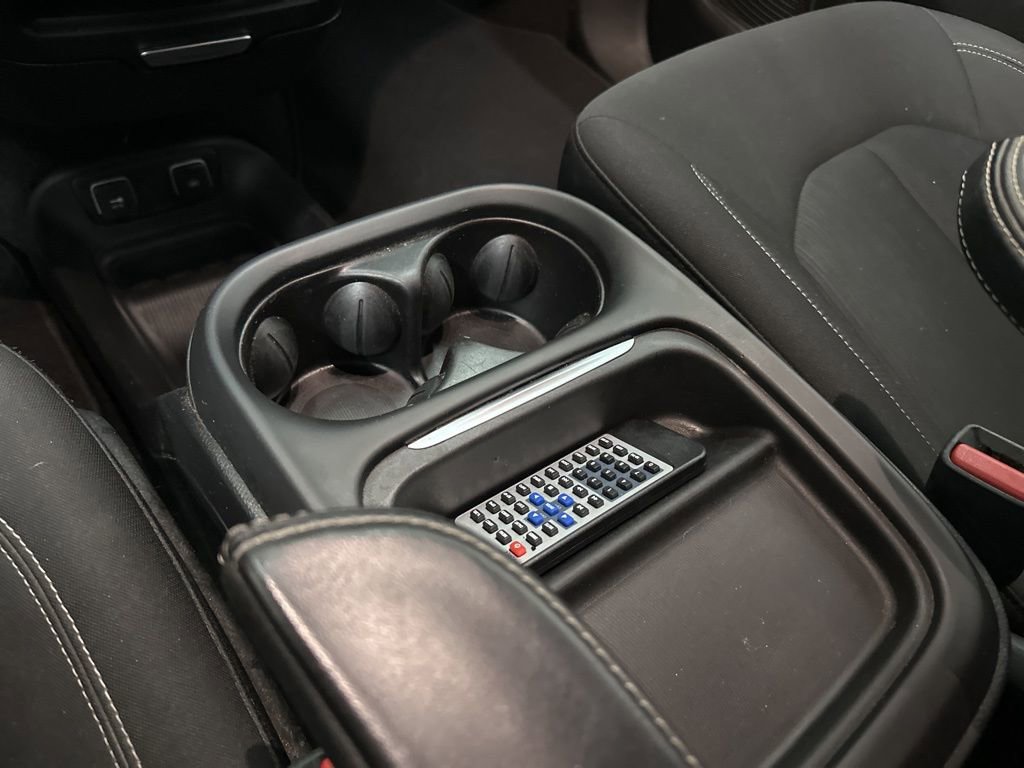 Used 2018 Chrysler Pacifica Touring Plus w/ S Appearance Package image 41