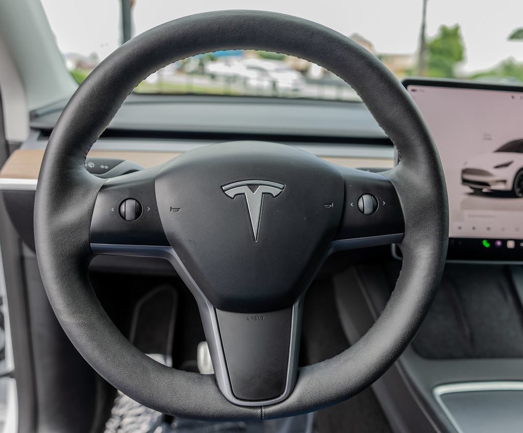 Used 2024 Tesla Model Y Performance AWD/4WD image 5