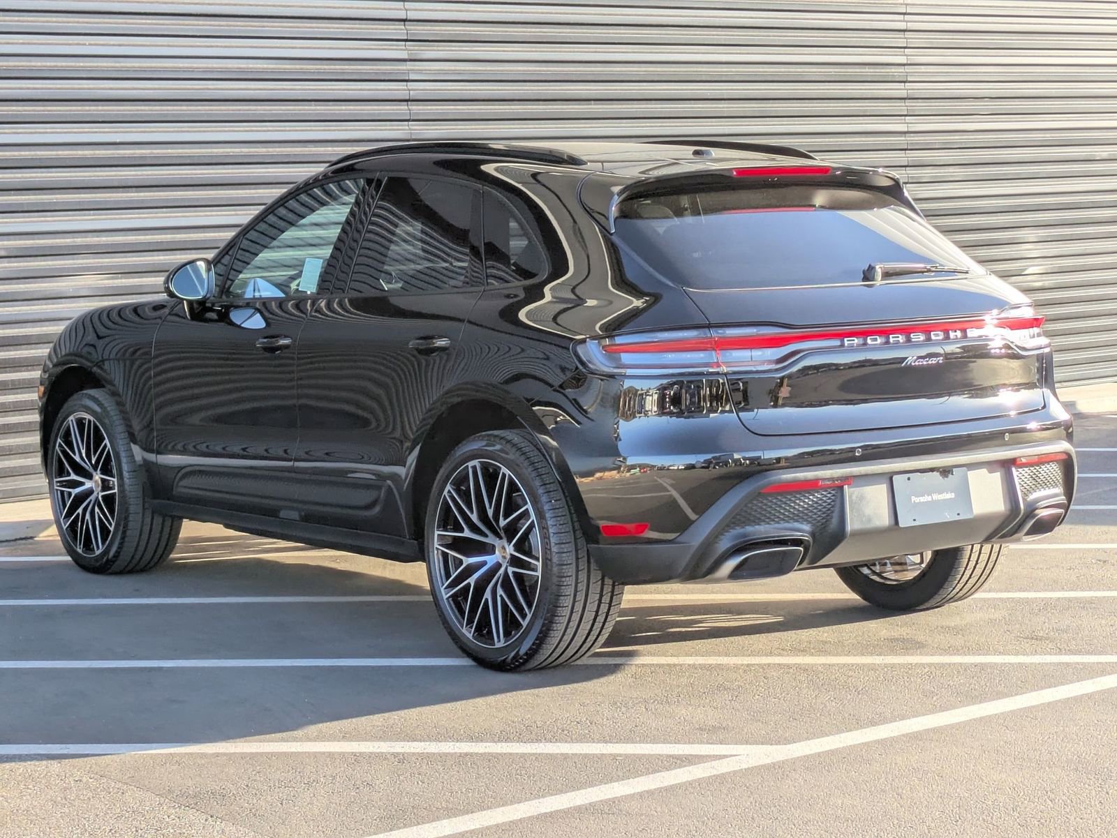 Certified 2026 Porsche Macan image 3