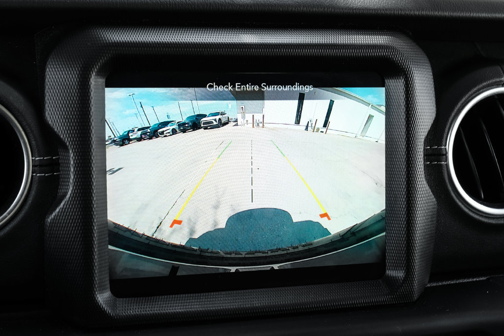 Used 2023 Jeep Wrangler Unlimited Sahara w/ LED Lighting Group AWD/4WD image 32