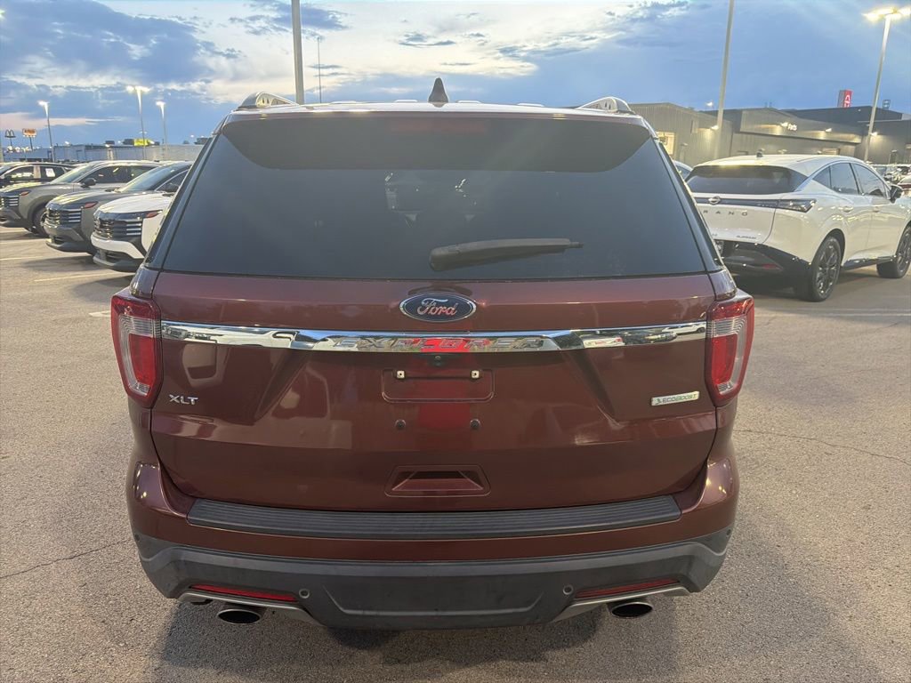 Used 2018 Ford Explorer XLT FWD image 6