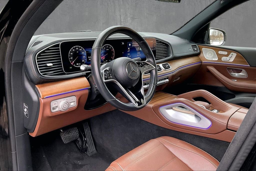 Used 2024 Mercedes-Benz GLS 450 4MATIC image 17