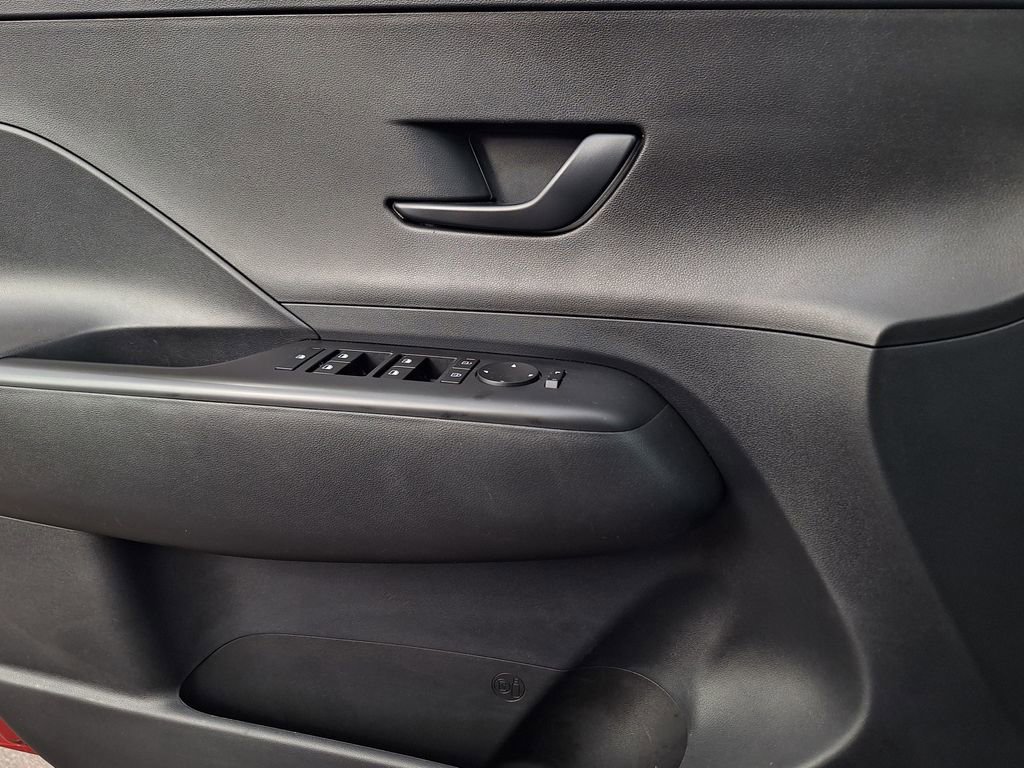 Certified 2024 Hyundai Kona SEL AWD/4WD image 9