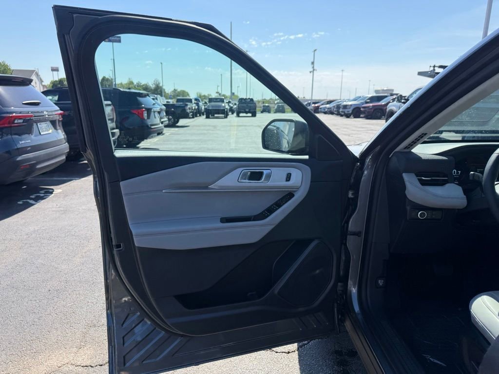 New 2026 Ford Explorer Active AWD/4WD image 10