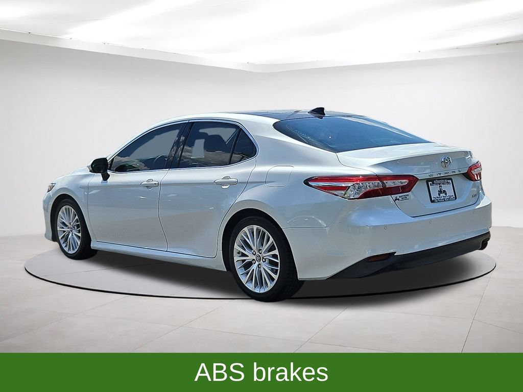 Used 2018 Toyota Camry XLE w/ Audio Package FWD image 5