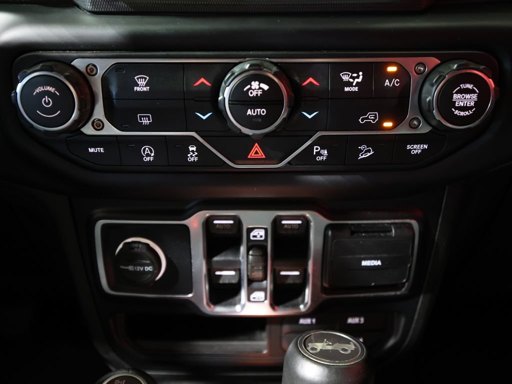 Used 2019 Jeep Wrangler Unlimited Sahara w/ Quick Order Package 24M Moab AWD/4WD image 20