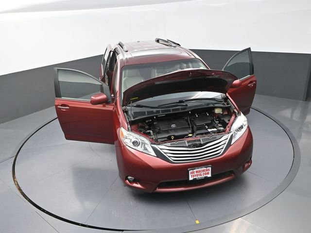 Used 2016 Toyota Sienna XLE image 34