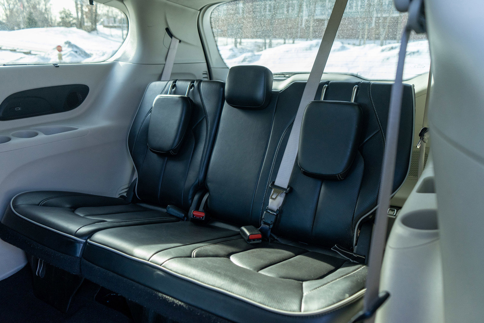 Used 2024 Chrysler Pacifica Limited image 30