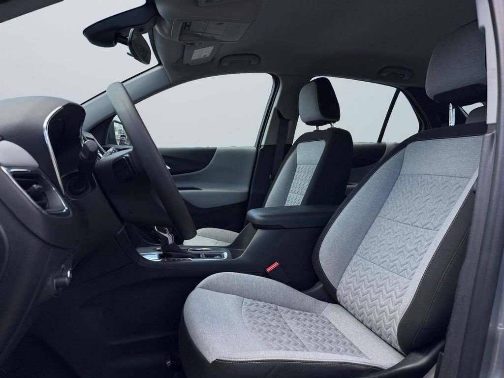 Used 2023 Chevrolet Equinox LS image 9