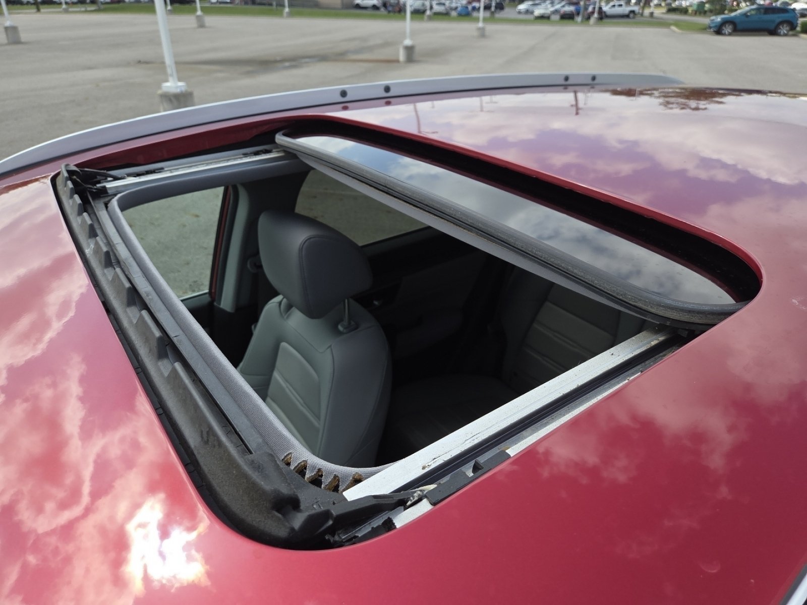 Used 2021 Honda CR-V Touring image 3