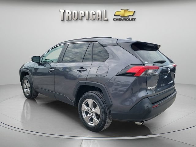Used 2023 Toyota RAV4 XLE w/ Convenience Package FWD image 3