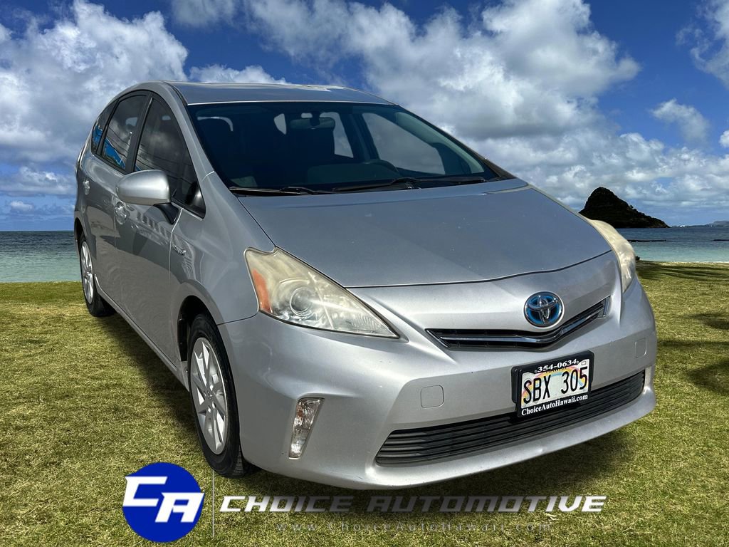 Used 2014 Toyota Prius V Two image 9