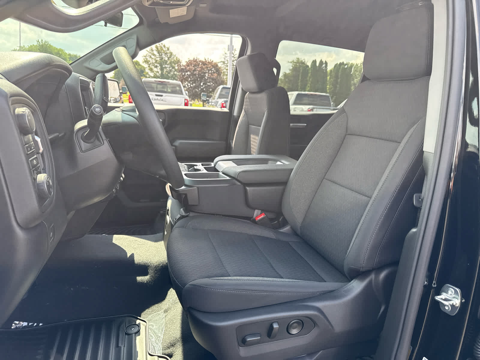 New 2026 Chevrolet Silverado 1500 Custom AWD/4WD image 11