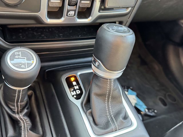 Used 2018 Jeep Wrangler Unlimited Sahara AWD/4WD image 25