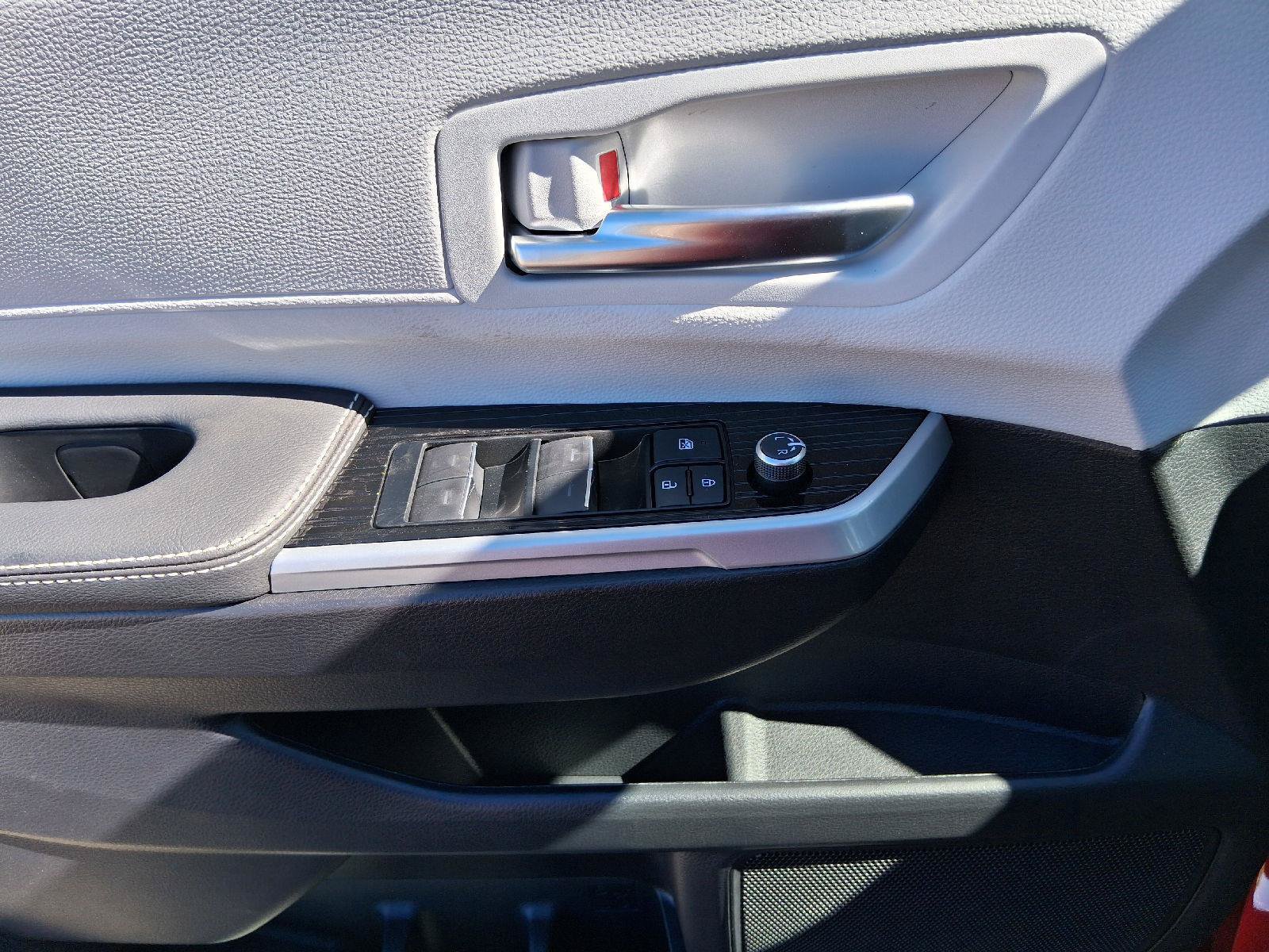New 2026 Toyota Sienna XSE FWD image 13