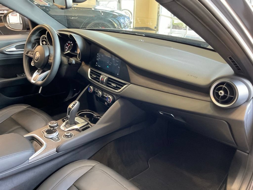 Used 2022 Alfa Romeo Giulia Ti w/ Active Assist Plus Package AWD/4WD image 19