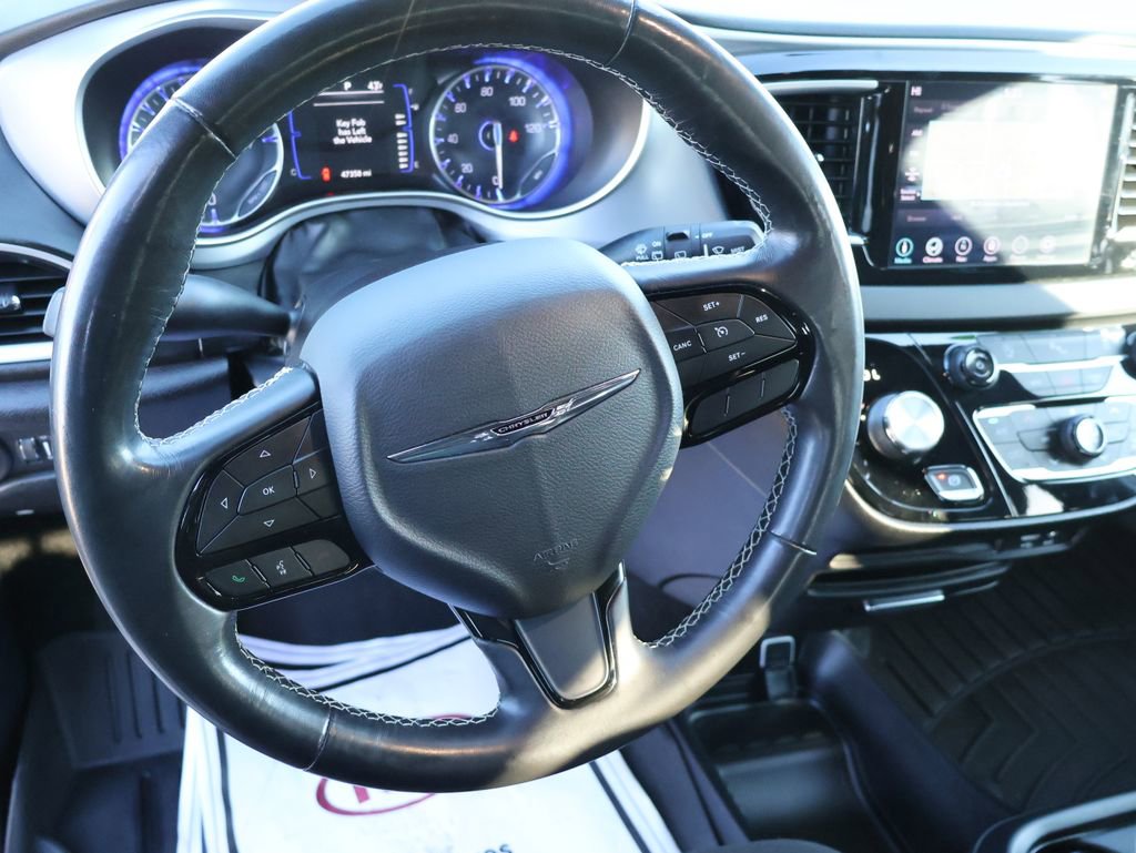 Used 2020 Chrysler Pacifica Touring w/ S Appearance Package image 26