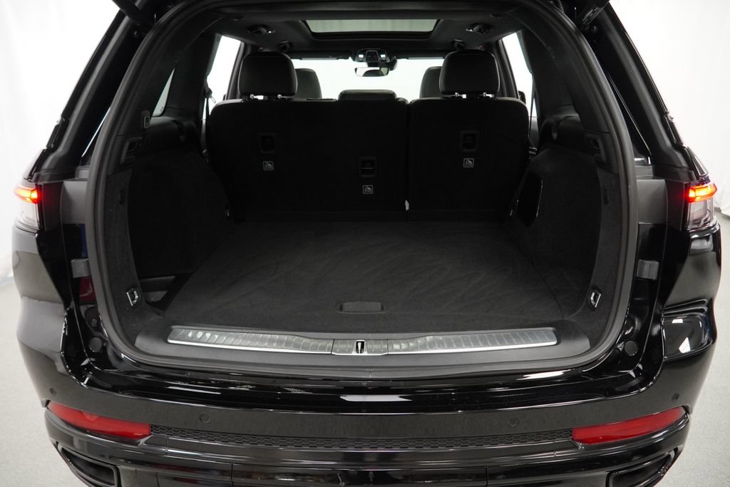 Certified 2023 Jeep Grand Cherokee Overland AWD/4WD image 45