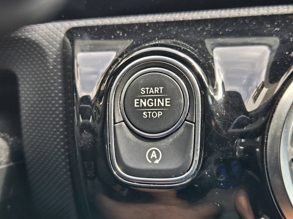 Used 2020 Mercedes-Benz CLA 250 image 21