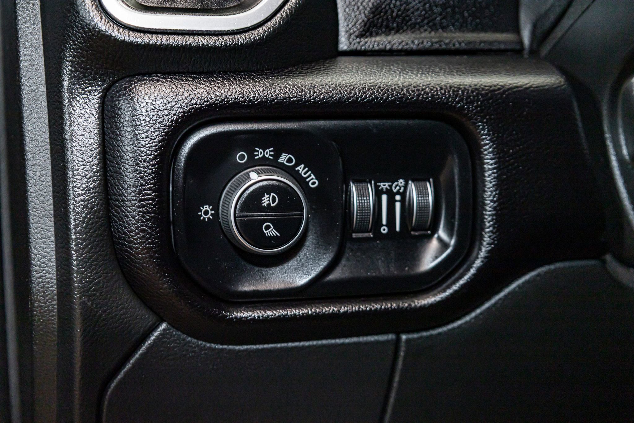 Used 2024 RAM 3500 Laramie w/ Night Edition image 18