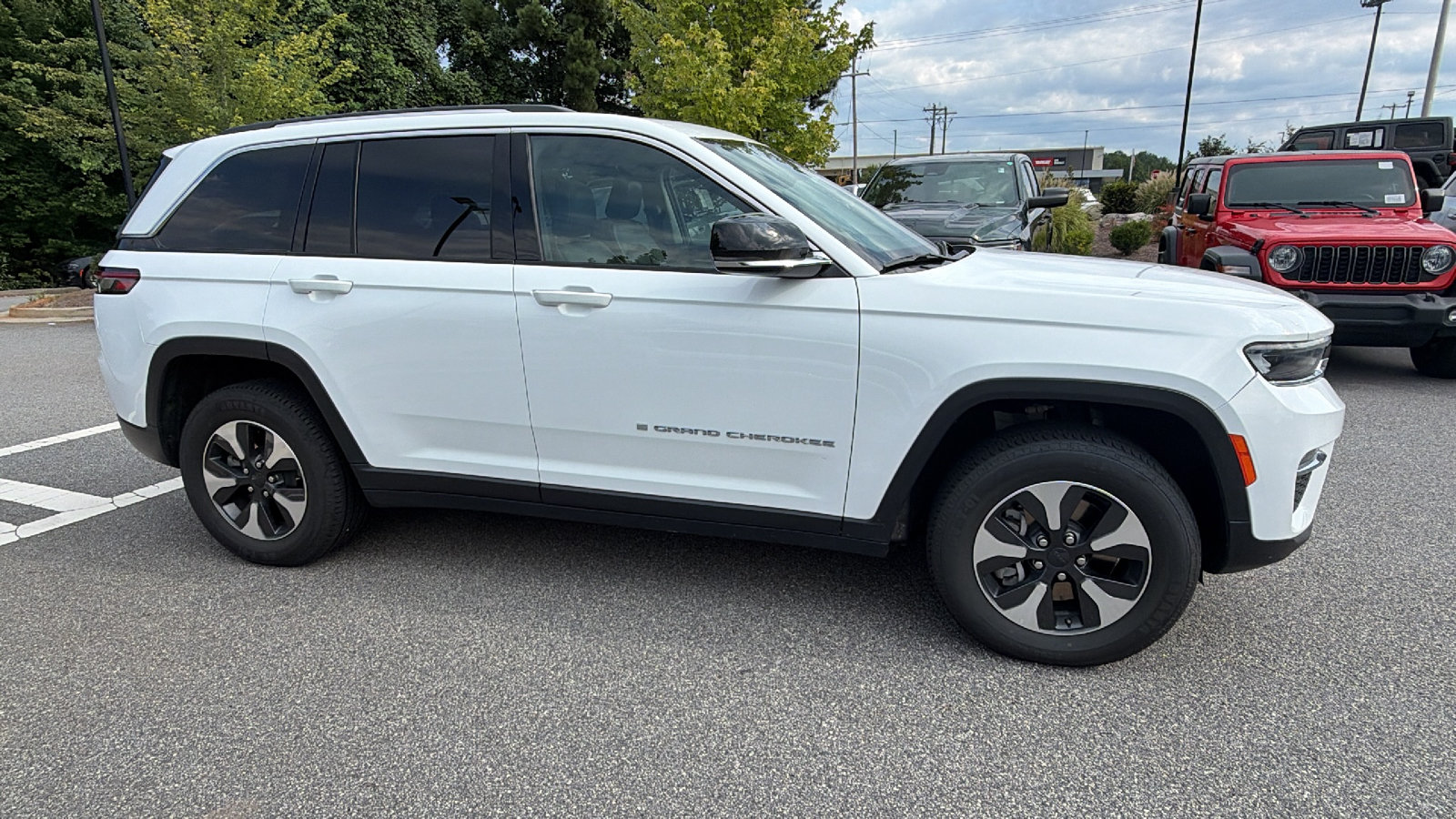 Used 2024 Jeep Grand Cherokee Limited 4xe AWD/4WD image 7
