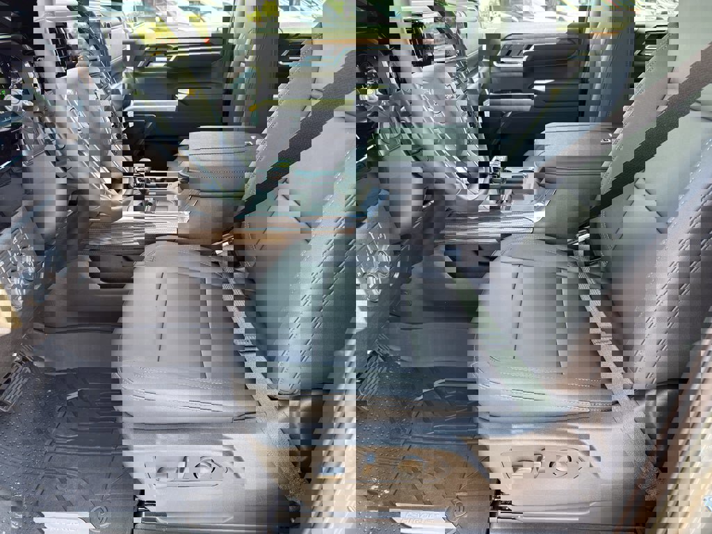 New 2026 Chevrolet Silverado 1500 LT w/ Leather Package image 12