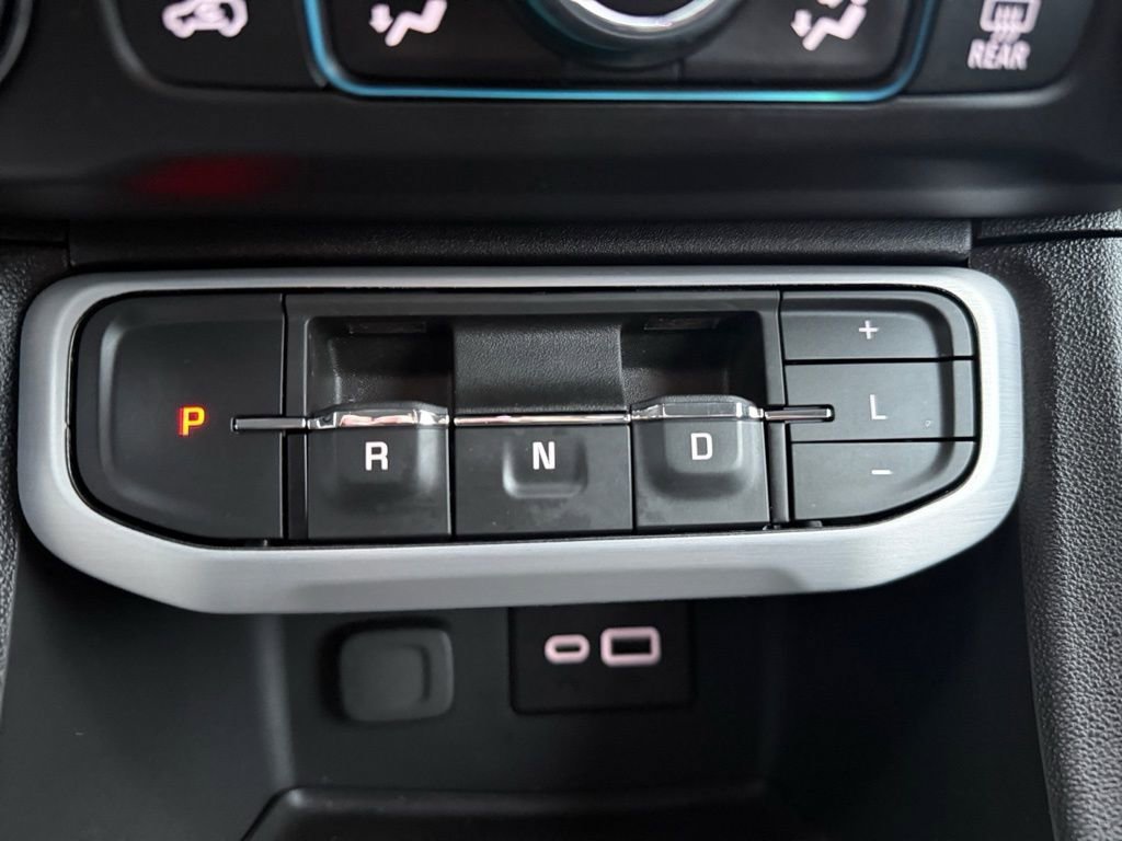 Used 2023 GMC Acadia SLE w/ Driver Convenience Package image 18