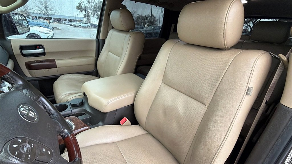 Used 2011 Toyota Sequoia Platinum image 19