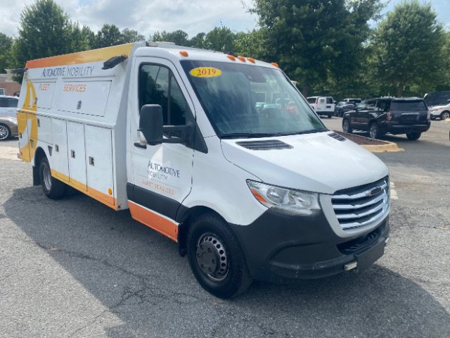 Used 2019 Freightliner Sprinter 3500 w/ Premium Package RWD image 4