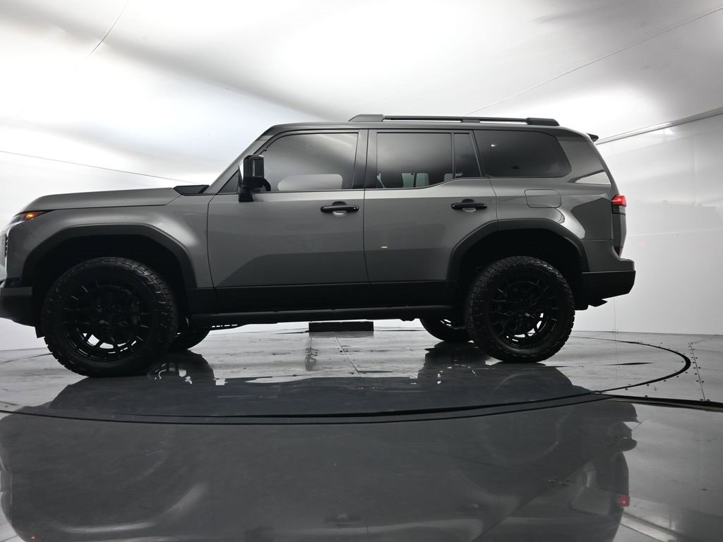 Used 2025 Lexus GX 550 image 46