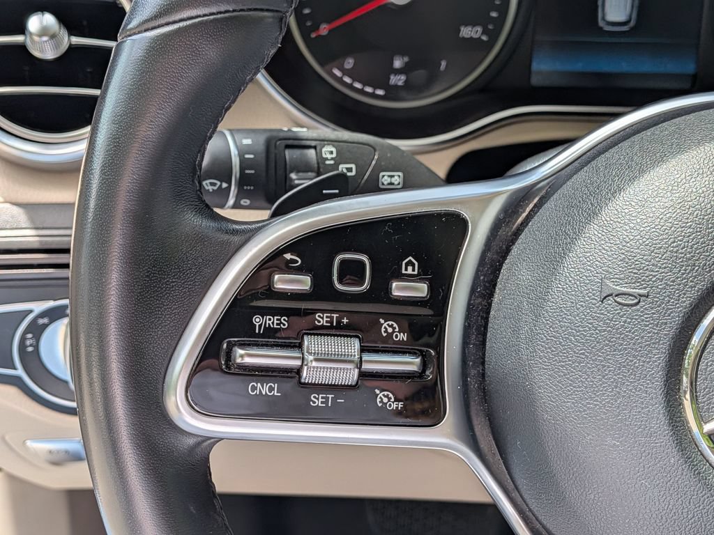 Used 2022 Mercedes-Benz GLC 300 4MATIC w/ Premium Package Lite image 17
