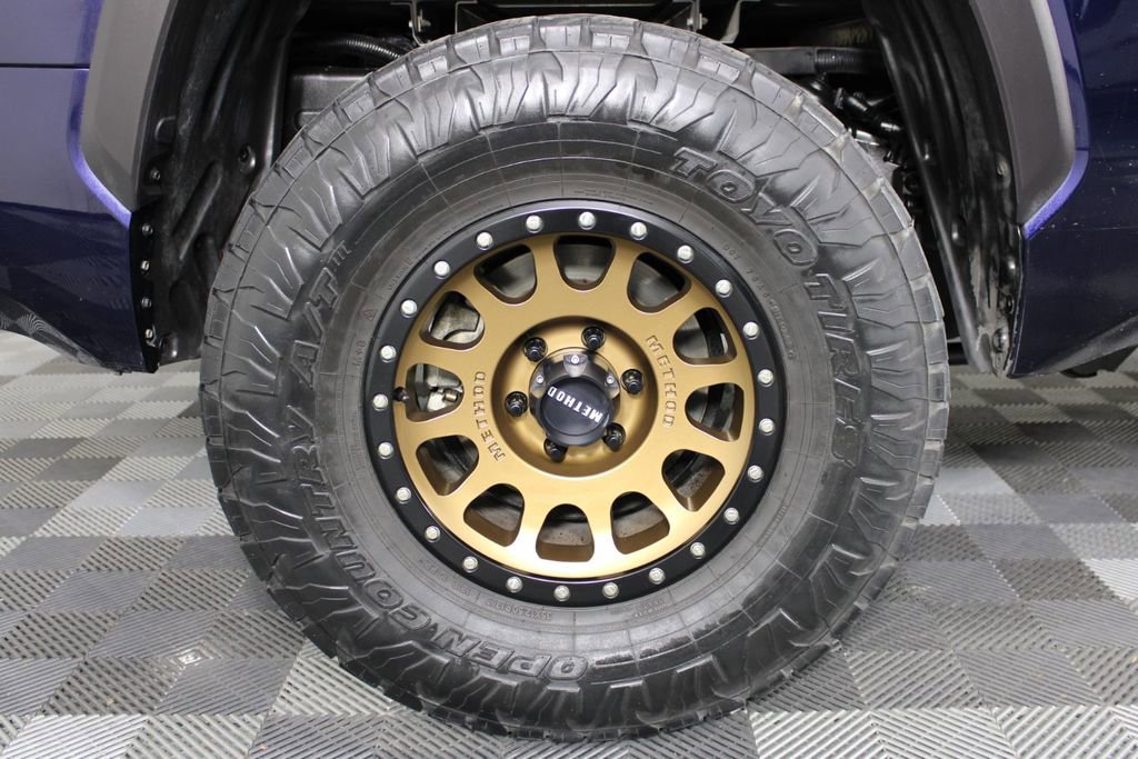 Used 2022 Toyota Tundra SR5 w/ SR5 Convenience Package image 11