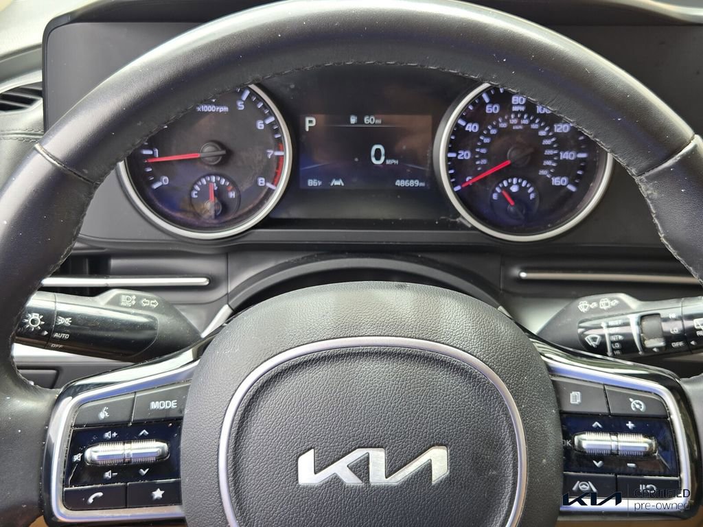 Used 2023 Kia Carnival LX FWD image 28