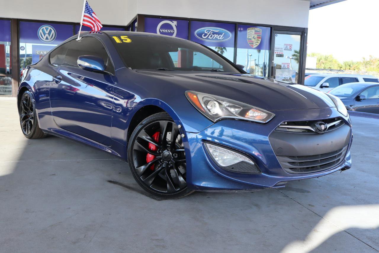 Used 2015 Hyundai Genesis 3.8 image 3