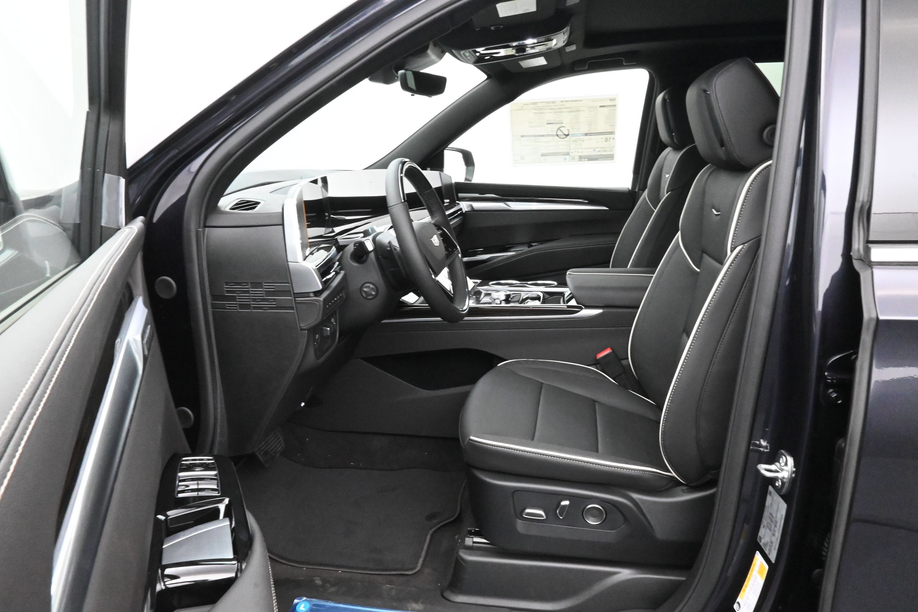 New 2026 Cadillac Escalade Luxury w/ Touring Package AWD/4WD image 11