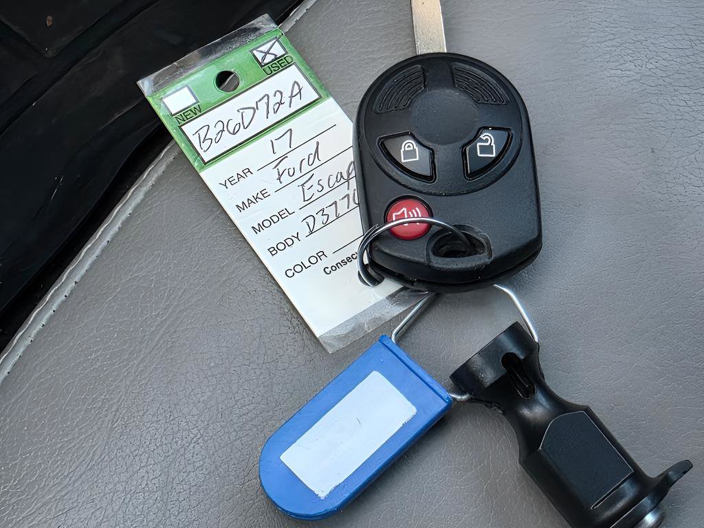 Used 2017 Ford Escape SE w/ Equipment Group 201A image 32