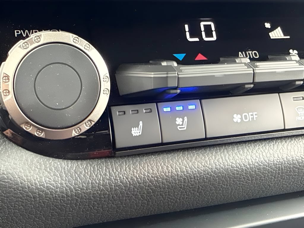Used 2025 Toyota Tundra TRD Pro AWD/4WD image 23