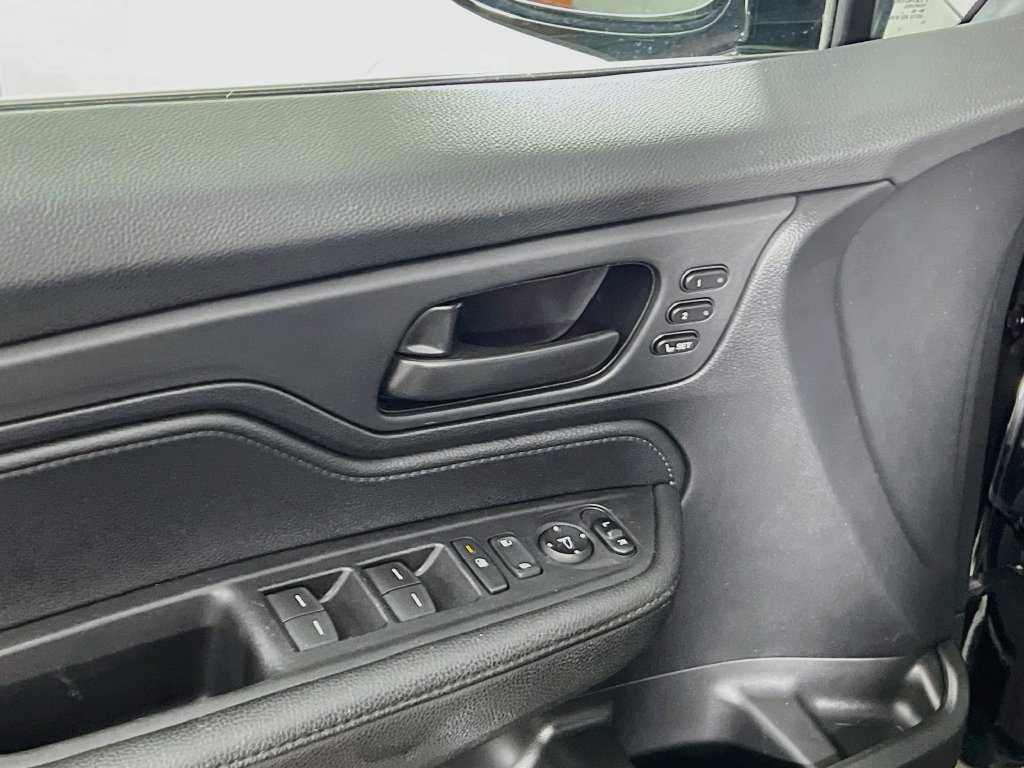 Used 2025 Honda Odyssey Sport-L image 14