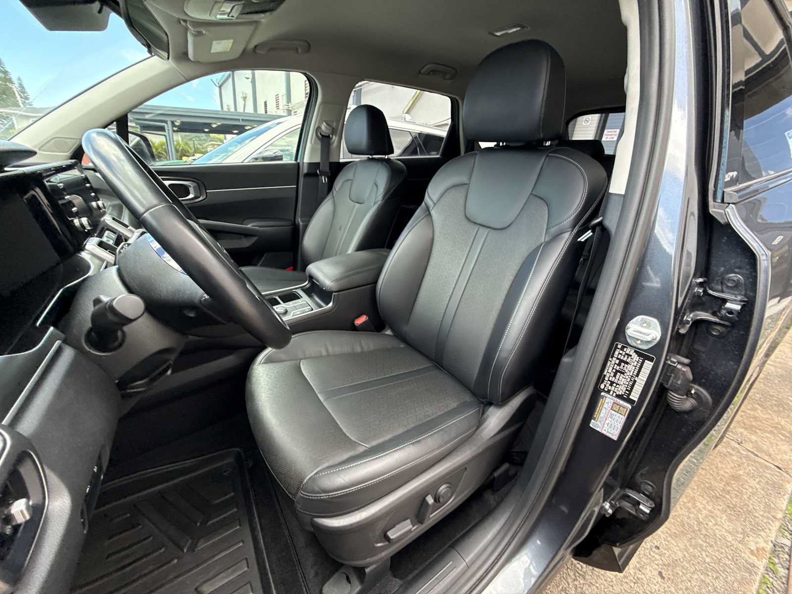 Used 2021 Kia Sorento S FWD image 12