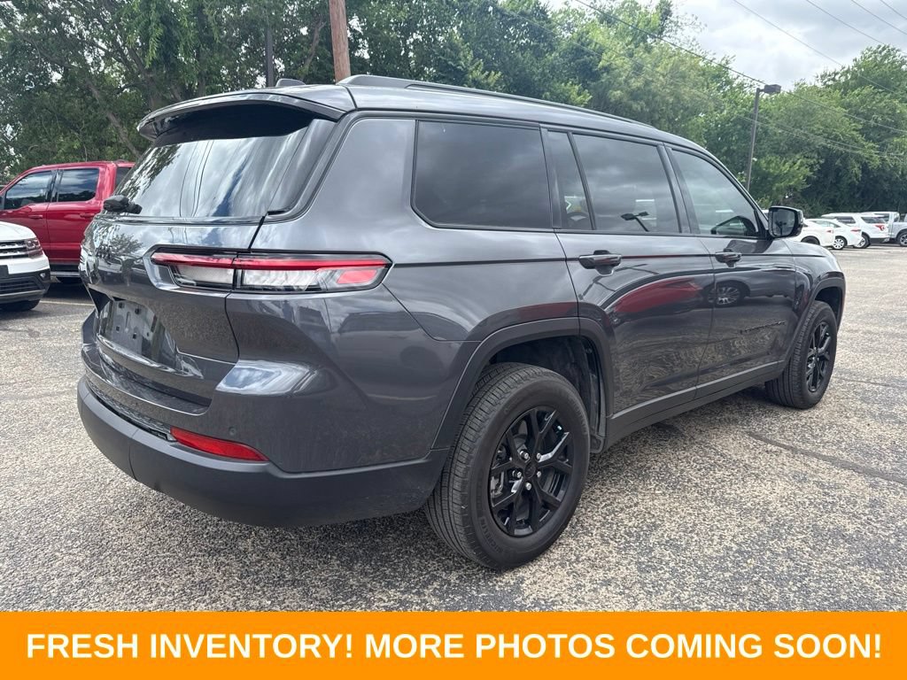 Used 2024 Jeep Grand Cherokee L Altitude RWD image 2
