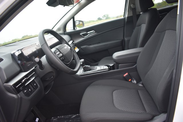 New 2026 Kia Sportage LX w/ LX Convenience Package FWD image 21