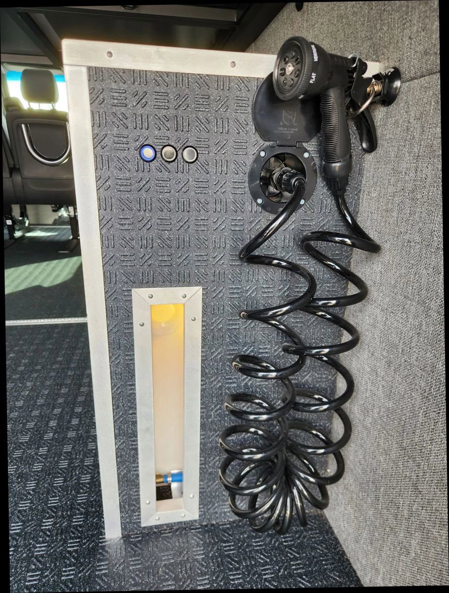 Used 2022 Mercedes-Benz Sprinter 2500 image 32