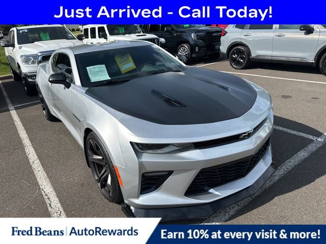 Used 2018 Chevrolet Camaro SS RWD image 1