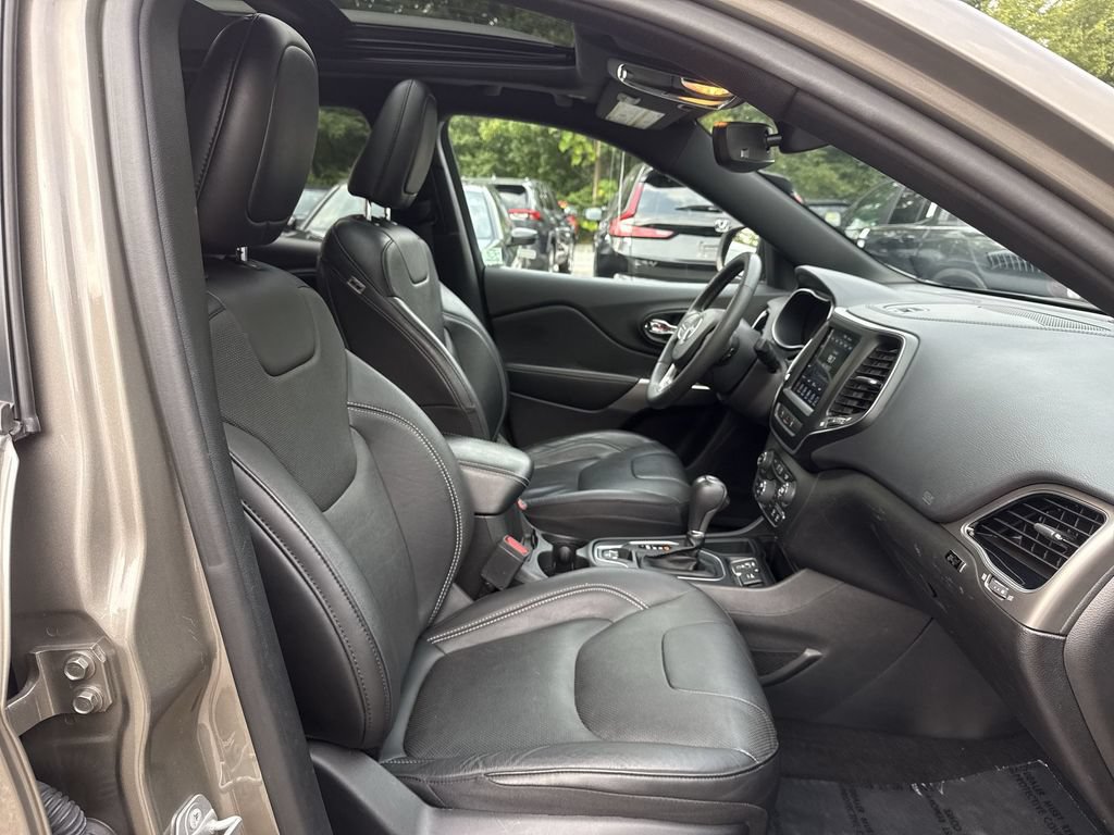 Used 2021 Jeep Cherokee Latitude Lux 80th Anniv w/ Quick Order Package 26U 80TH FWD image 26