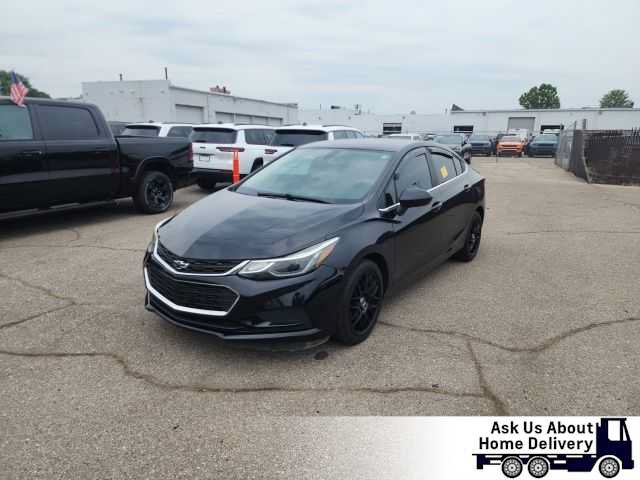 Used 2017 Chevrolet Cruze LT w/ Convenience Package FWD video 1